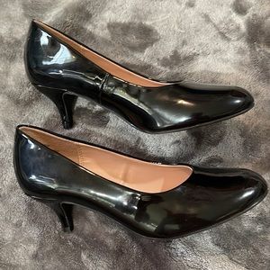 Black dress shoes size 5